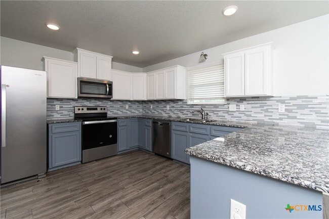 Building Photo - 6910 Catherine Dr