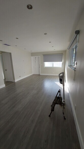 Building Photo - 2312 Van Buren St