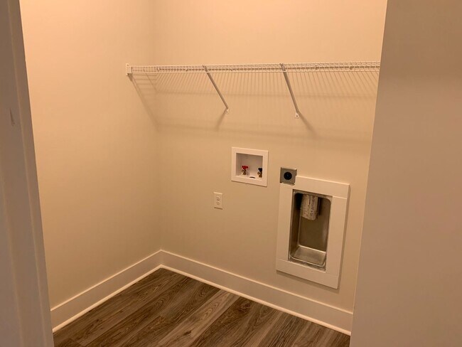 Building Photo - Twin Forks Townhomes