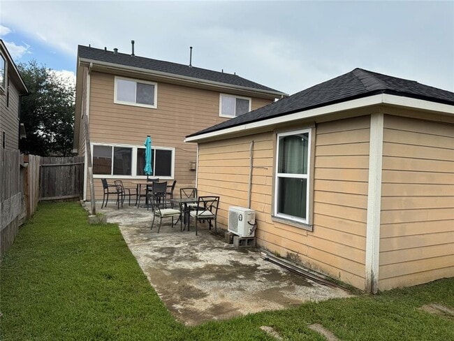 Building Photo - 832 Belvedere Dr