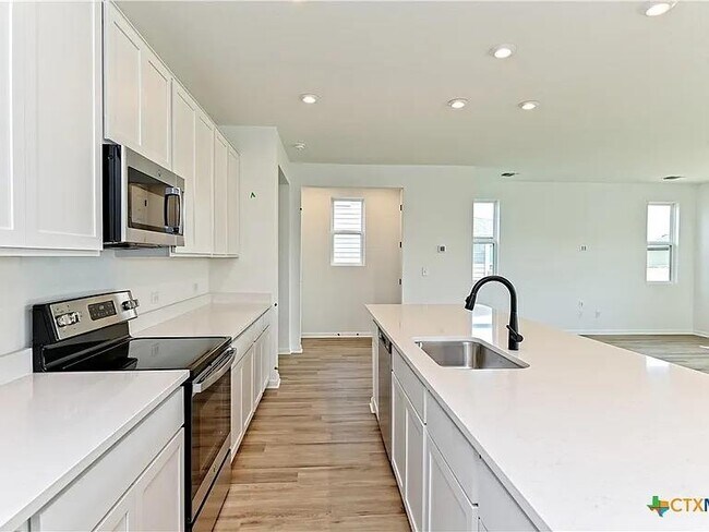 Building Photo - 157 Seattle Slew Dr