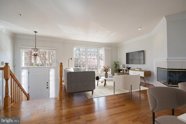 Building Photo - 28 Sterling Ct