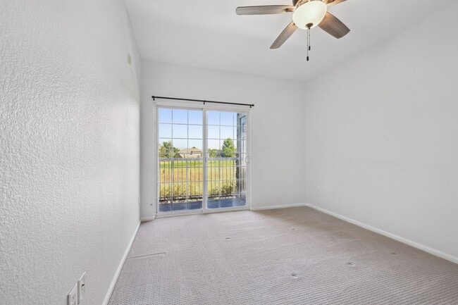 Building Photo - Updated 2 Bedroom Condo in Erie
