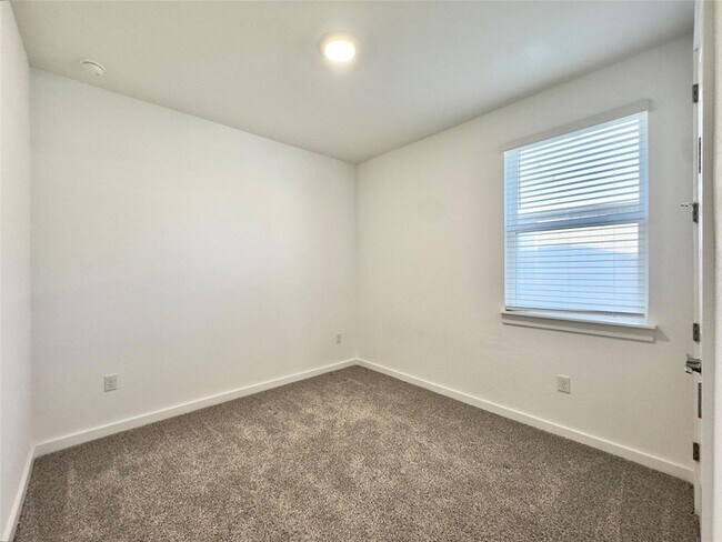 Building Photo - 2109 Gabriels Horn Rd