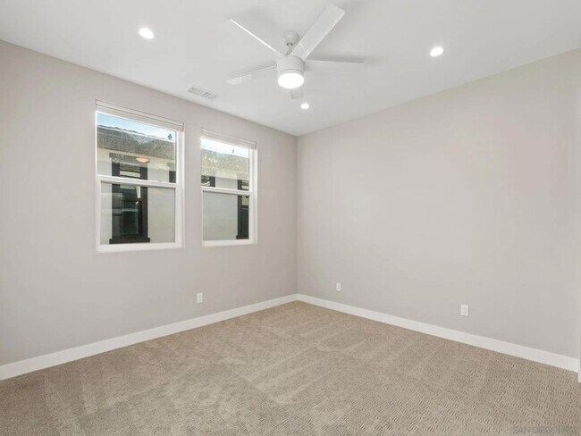 Building Photo - 2954 Copley Ave