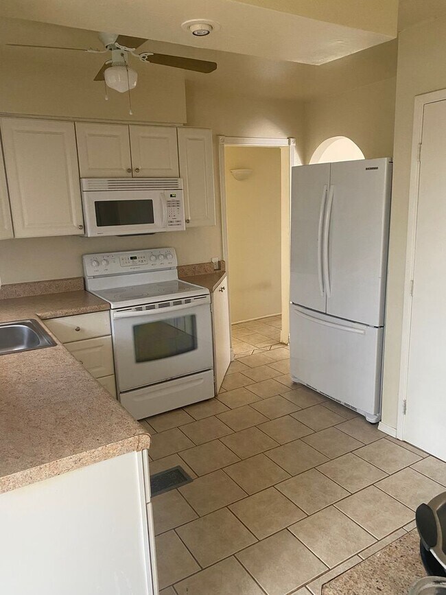 Building Photo - Sparkman Triplex