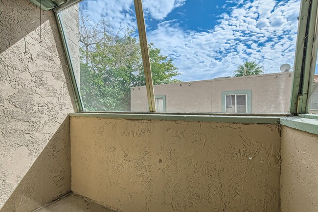 Building Photo - 5957 Vegas Dr