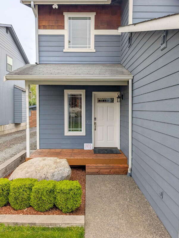 Building Photo - 11625 Center Rd