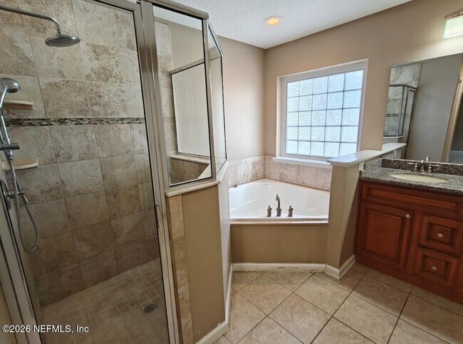 Building Photo - 4076 Everett Ave