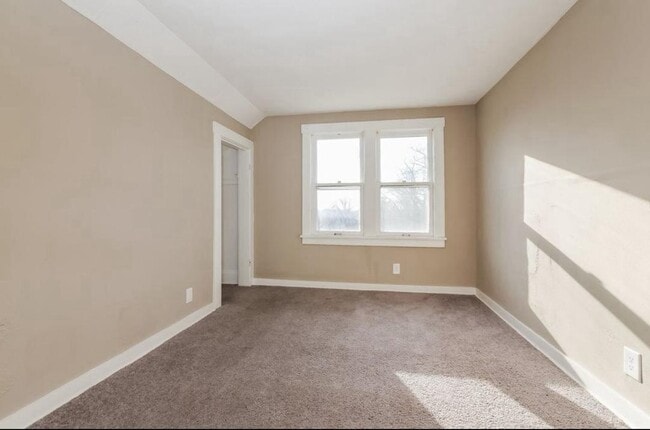 Building Photo - 4244 Laurel Ave