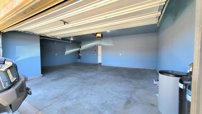 Building Photo - TESORA PAHRUMP - E. Summit Avenue