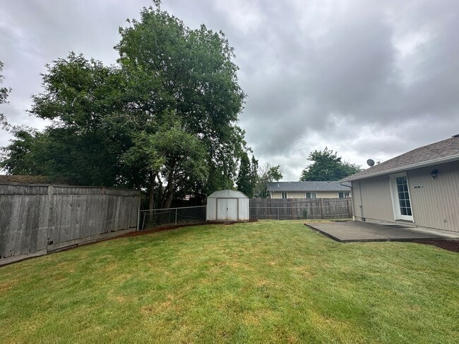 Building Photo - Updated Three Bedroom Home in North Salem
