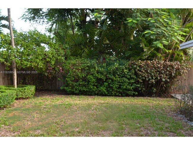 Building Photo - 6384 SW 31st St