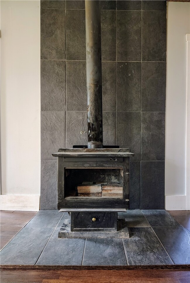 Building Photo - 14894 Trammel Mountain Rd