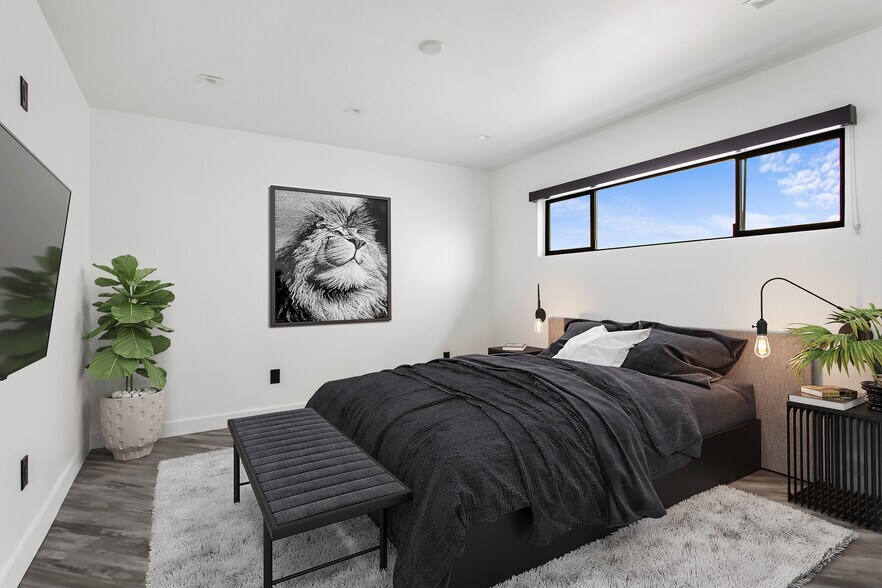 Building Photo - 230 S Carondelet St