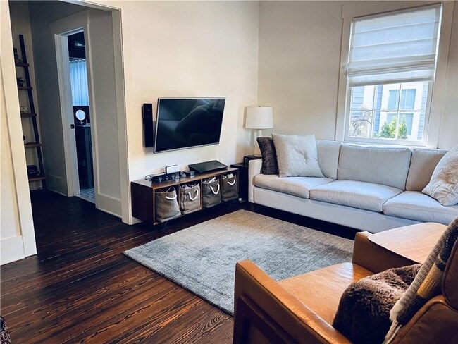 Building Photo - 322 4th Ave