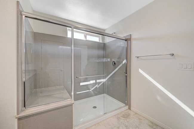 Building Photo - AMAZING 2 Story, 5 Bedroom Home in Gated community!