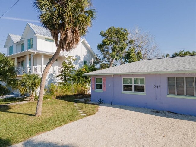 Building Photo - 211 77th St