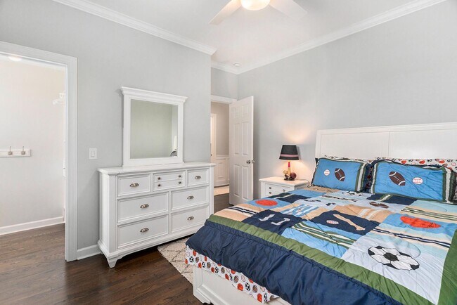 Building Photo - 200 N Ladd Ct