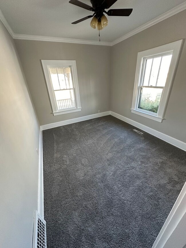 Building Photo - 1003 Clinton Ave