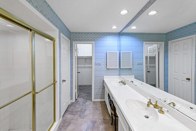 Building Photo - 3647 Marywood Dr