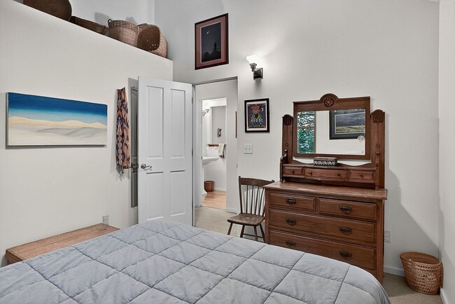 Building Photo - Quintessential Boulder Cottage in Mapleton...