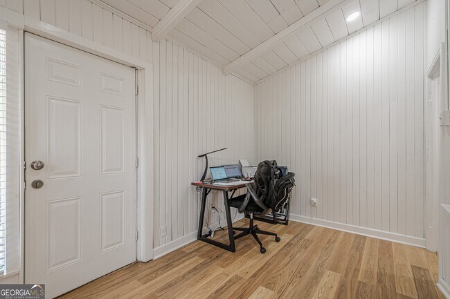 Building Photo - 2018 Bramblewood Dr NE