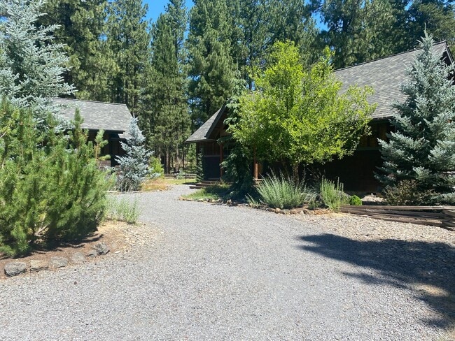 Building Photo - Unfurnished Peaceful River Retreat – Moder...