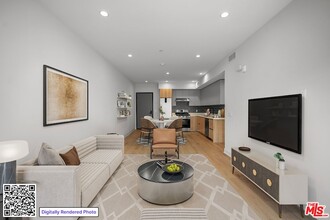 Building Photo - 1530 S Hayworth Ave