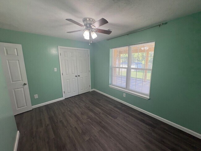 Building Photo - 5118 N Graybrooke Dr