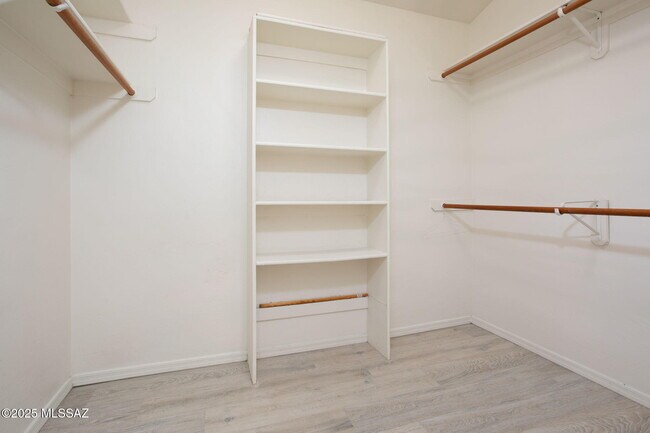 Building Photo - 6851 W Kern Dr