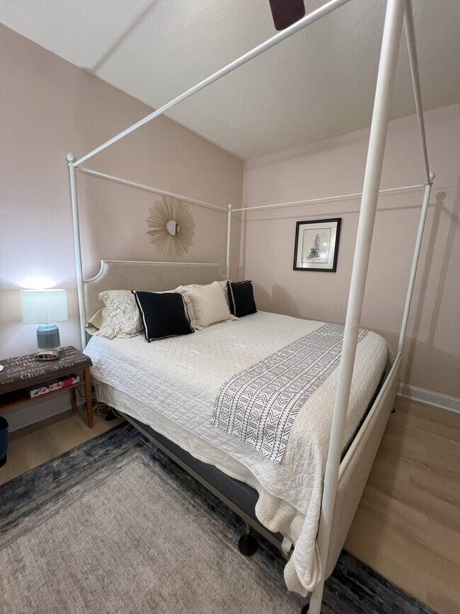 Building Photo - 16 Kaiser Pl