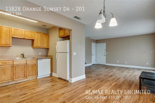 Building Photo - 13828 Orange Sunset Dr