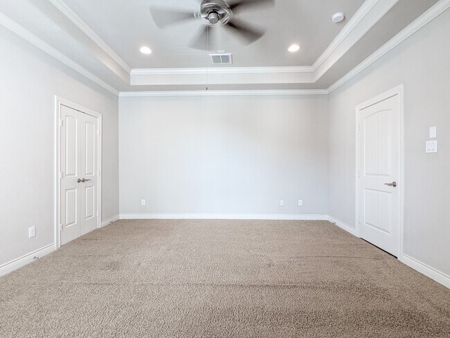 Building Photo - 5323 Kiam St