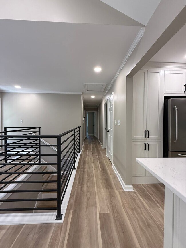 Building Photo - Oak Mountain 3 Bedroom Home
