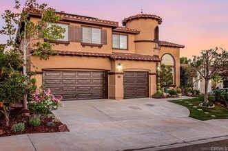 Building Photo - 597 El Portal Dr