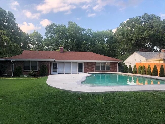 Paradise living in St. Louis? - 7580 Amherst Ave