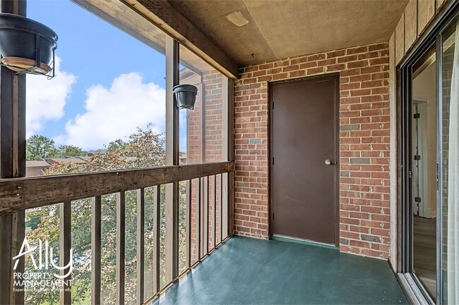 Building Photo - 130 Turtle Creek Rd