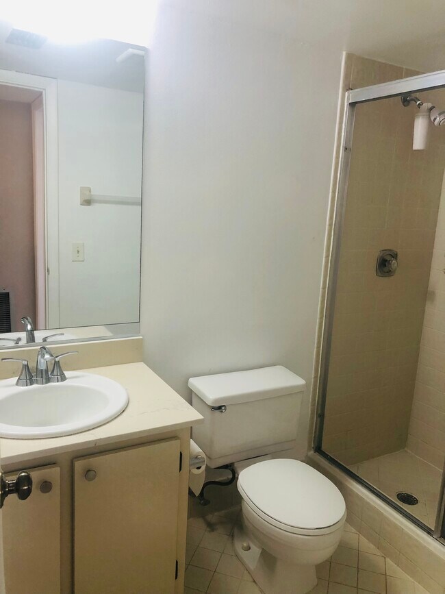 Building Photo - 2825 NW 22nd Ave