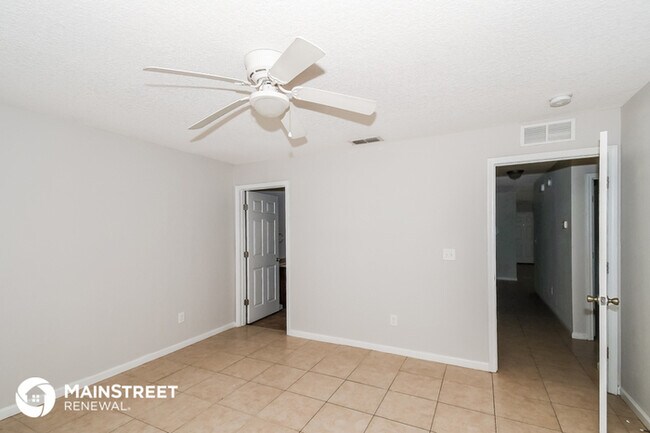 Building Photo - 2115 5th Ave