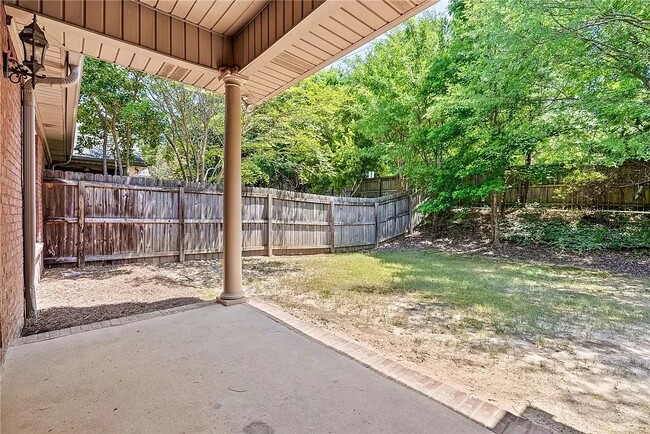 Building Photo - Mill Creek Townhome