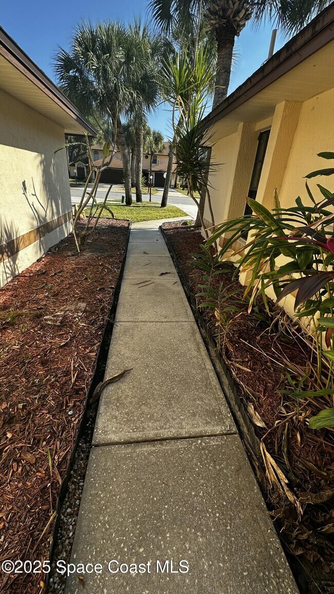 Building Photo - 2710 Park Pl Blvd