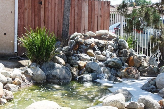 Building Photo - 12235 Pine St