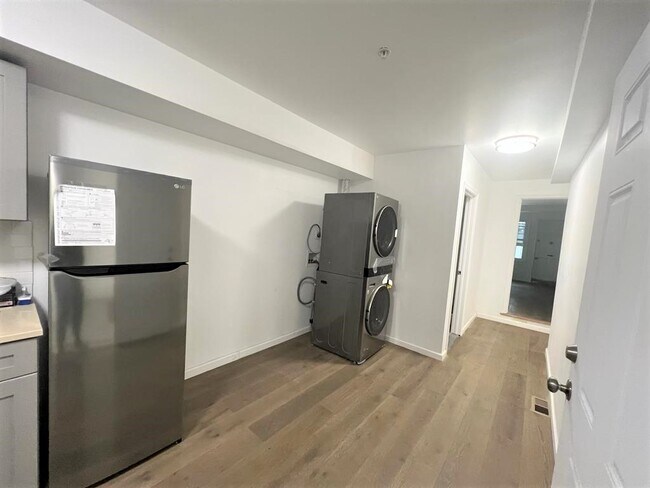 Building Photo - 1015 Spruce St