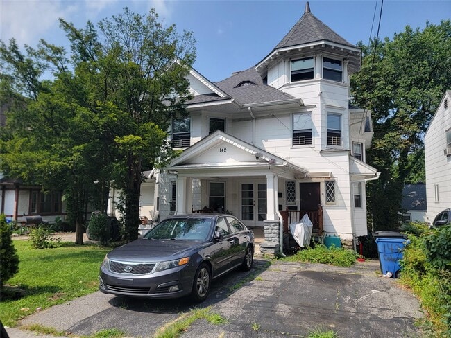 Primary Photo - 142 N Columbus Ave