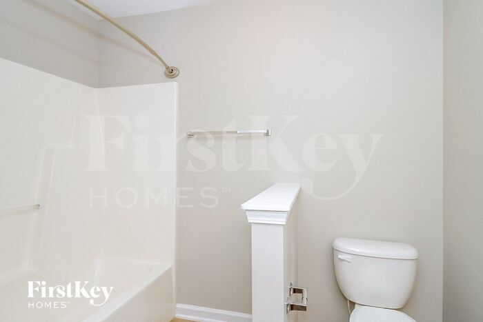 Building Photo - 2476 Birch View Dr