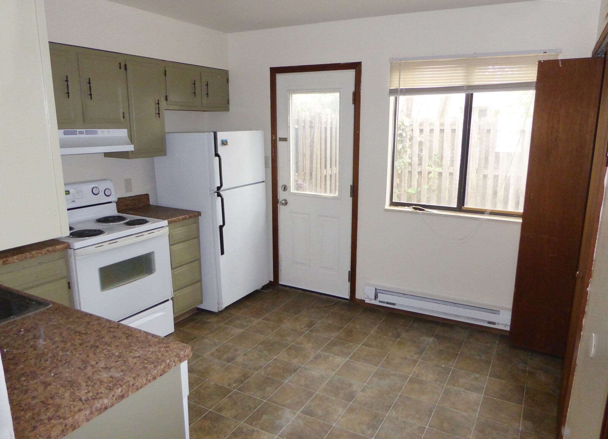 Building Photo - 1640 E Pitkin St