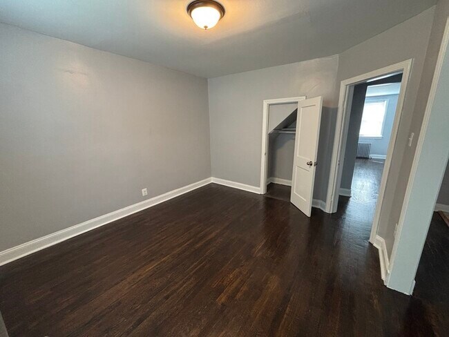 Building Photo - 4 Bedrooms 2 Bathrooms, 21239