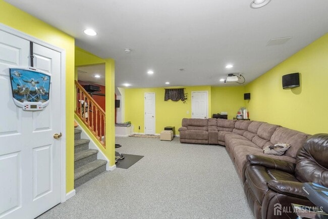 Building Photo - 802 Yarrow Cir