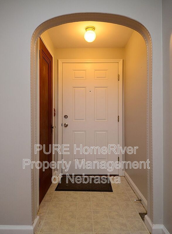 Building Photo - 2108 S 46th St